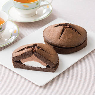 今週新発売のファミリーマートまとめ！『ファミマ・ベーカリー はちみつマーガリンサンド』、『窯出しプリンのパフェ』など♪