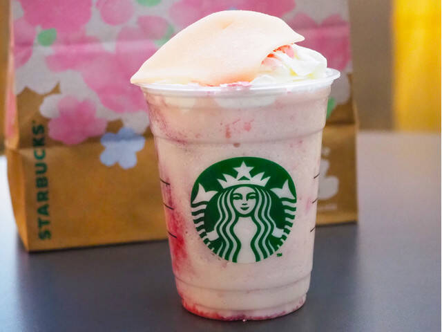 【スタバ新作】スターバックスSAKURA第2弾！夜桜をイメージした『さくらカシス ストロベリー 白玉 フラペチーノ®』♪