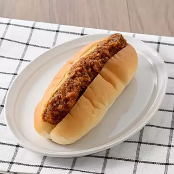 「今週新発売のファミマパンまとめ！『つぶつぶいちごミルクメロンパン』、『生スコーン　ホワイトチョコ』など♪」の画像