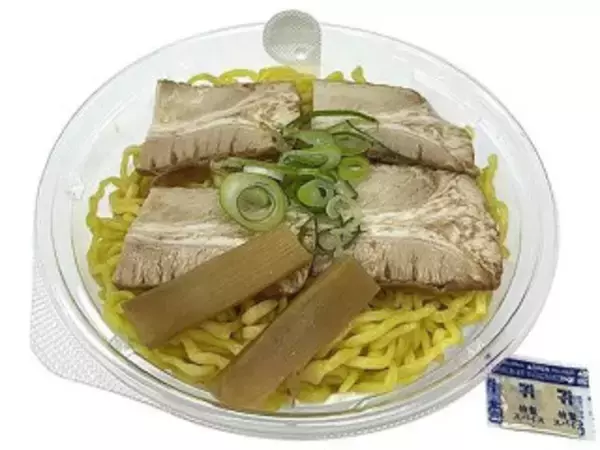 「今週新発売のコンビニラーメンまとめ！『メラメラ燃える炎のウマ辛味噌ラーメン』、『大盛ラーメンサラダ　チキンタルタルソース』など♪」の画像