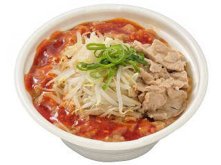 今週新発売のコンビニラーメンまとめ！『メラメラ燃える炎のウマ辛味噌ラーメン』、『大盛ラーメンサラダ　チキンタルタルソース』など♪