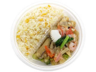 今週新発売のボリュームのある食べものまとめ！『チョコレートパフェ　コーヒーゼリー入り』、『アメリカンクラブハウスサンド』など♪