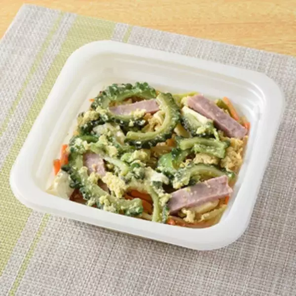 「今週新発売のファミマお惣菜まとめ！『揚げ茄子とほうれん草のおひたし』、『さつまいもとかぼちゃのデリサラダメープル＆チーズソース』など♪」の画像