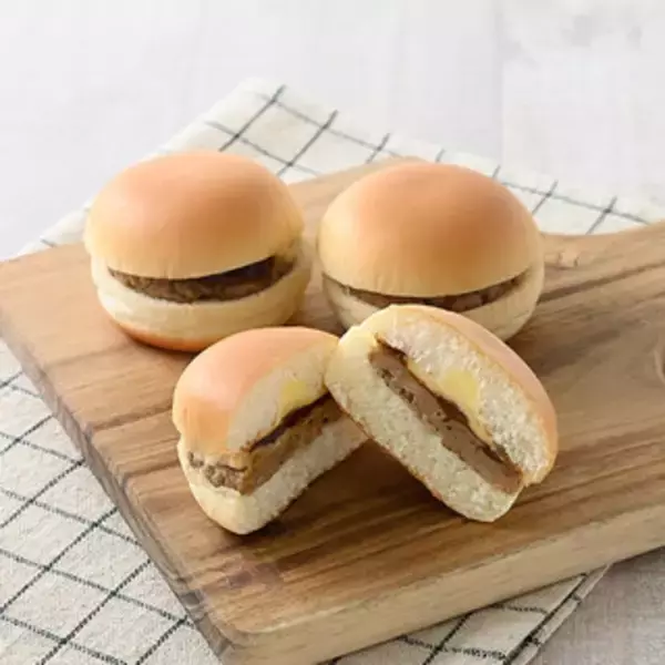 「今週新発売のハンバーグまとめ！『ハンバーグとチーズの焼きカレードリア』、『直火焼きハンバーグ弁当』など♪」の画像