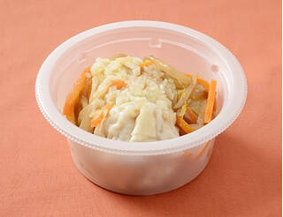 今週新発売のローソンお惣菜まとめ！『炭火焼なんこつつくね　青じそ』、『スモークサーモンとバジルチーズのペンネサラダ』など♪