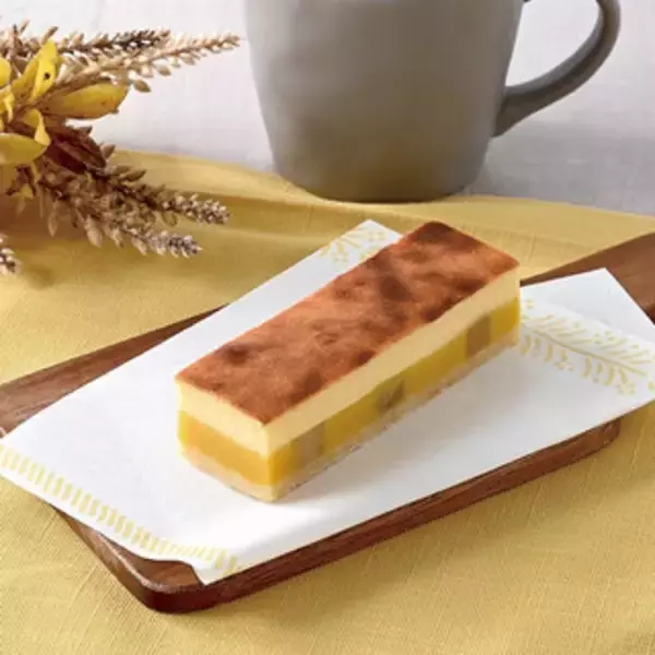 「今週新発売のファミマスイーツまとめ！『冷やして食べるとろけるくりーむパン　出雲抹茶』、『クリームたっぷりコーヒーゼリー』など♪」の画像