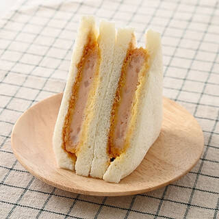 今週新発売のファミマパンまとめ！『２層のいちごミルク蒸しケーキ』、『山梨県産白桃牛乳パン』など♪