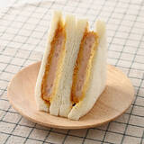 「今週新発売のファミマパンまとめ！『２層のいちごミルク蒸しケーキ』、『山梨県産白桃牛乳パン』など♪」の画像13