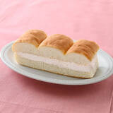 「今週新発売のファミマパンまとめ！『２層のいちごミルク蒸しケーキ』、『山梨県産白桃牛乳パン』など♪」の画像3
