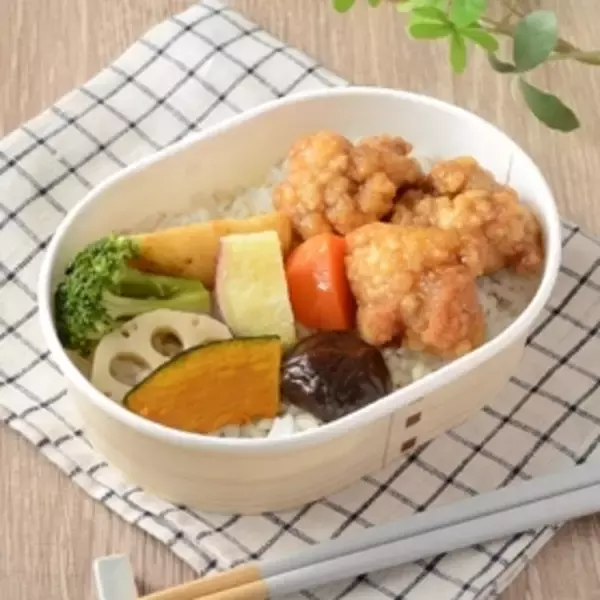 「今週新発売の唐揚げまとめ！『胡椒のパンチが効いた鶏軟骨から揚げ』、『台湾唐揚げ＆炒飯弁当　ダージーパイ』など♪」の画像