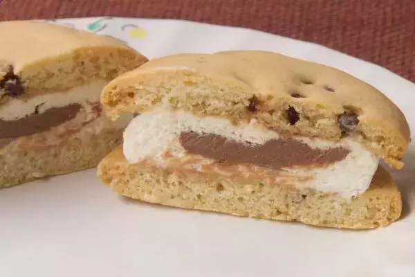 「セブンに桜がもう咲いた！？　一足お先にもっちりとろける春到来！：今週のコンビニスイーツランキング」の画像