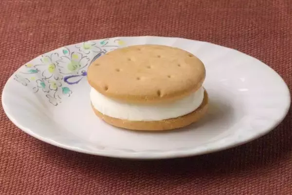 「セブンに桜がもう咲いた！？　一足お先にもっちりとろける春到来！：今週のコンビニスイーツランキング」の画像