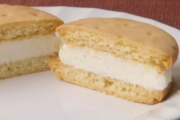 「セブンに桜がもう咲いた！？　一足お先にもっちりとろける春到来！：今週のコンビニスイーツランキング」の画像