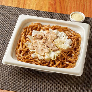 今週新発売のコンビニラーメンまとめ！『チャーシューと味付き玉子のラーメンサラダ』、『五目うま煮ラーメン』など♪