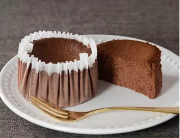 「今週新発売のチーズまとめ！『かじるクッキークリーム　焼きチョコクッキー』、『和もっち巻き　ティラミス』など♪」の画像