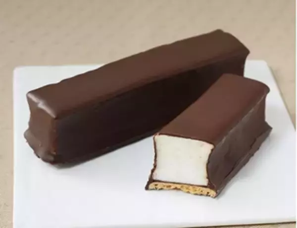 「今週新発売のコンビニケーキまとめ！『ご褒美スティックケーキ　ぷにふわ生マシュマロ』、『もちもち生地のクレープ　ショートケーキ仕立て』など♪」の画像