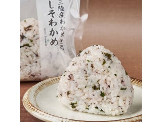 【2026-04-19〜2026-04-25】コンビニおにぎり・手巻寿司の新商品！炙りたらこやまぐろたくあんサンド寿司などまとめ