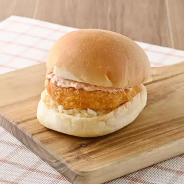 「今週新発売のキャベツまとめ！『たれチキンカツサンド』、『山梨県産キャベツ使用　野菜たっぷりポトフ』など♪」の画像