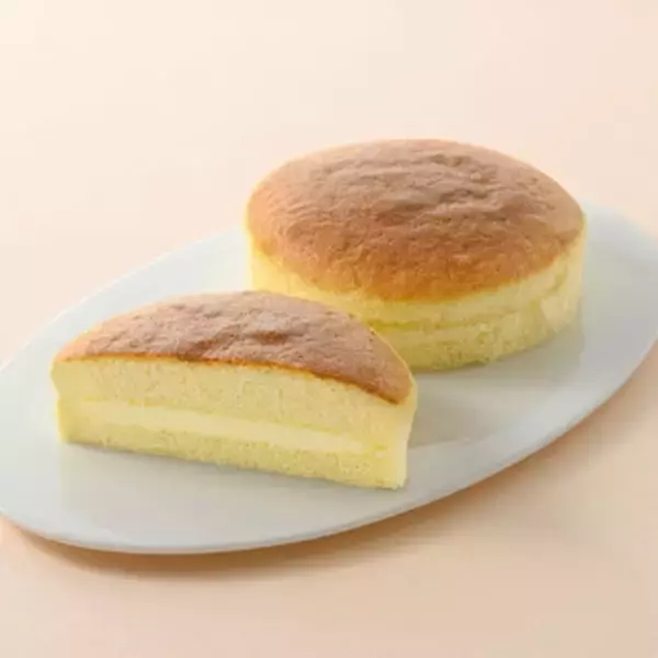 「今週新発売のコンビニケーキまとめ！『盛りすぎ！　プレミアムロールケーキ』、『うずまきロールケーキ　チョコ』など♪」の画像