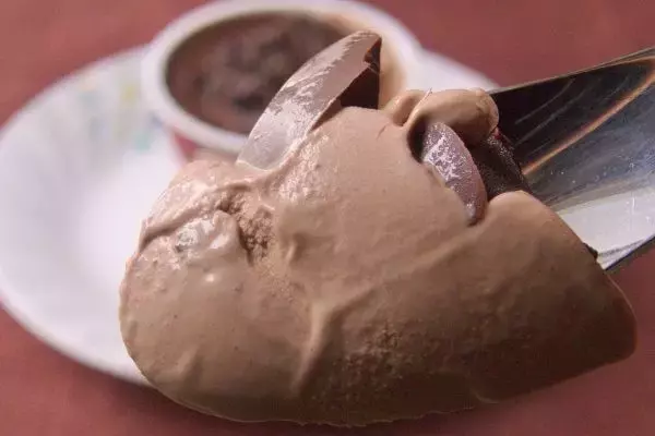 「ファミマのショコラは冬に似合う！　名店監修の実力みせた！：今週のコンビニスイーツランキング」の画像