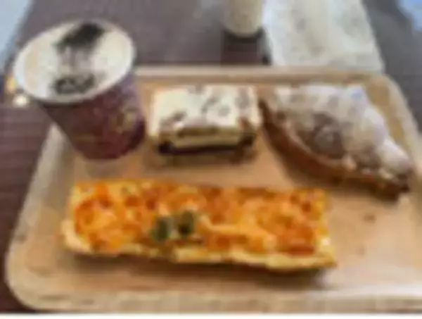 「ローソン春めくいちごスイーツ！　赤く輝くピンクのフレーバー！：今週のコンビニスイーツランキング」の画像