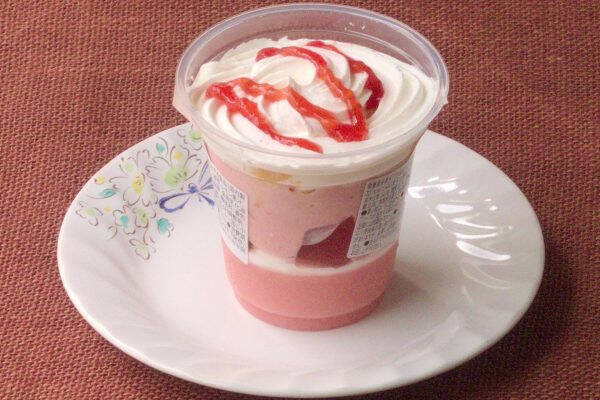 ローソン春めくいちごスイーツ！　赤く輝くピンクのフレーバー！：今週のコンビニスイーツランキング