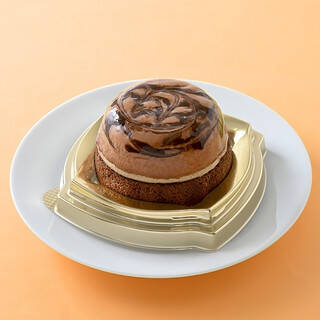 今週新発売のコンビニケーキまとめ！『濃厚ショコラドームケーキ』、『焼き芋のもち食感ロール　紅はるか』など♪