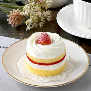 今週新発売の生クリームまとめ！『たべる牧場プレミアム』、『カスタード＆ミルクホイップと生チョコ＆ミルクホイップ』など♪