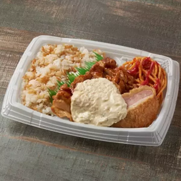 「今週新発売の唐揚げまとめ！『厚切りハムカツ＆甘辛鶏から揚げ弁当』、『甘辛鶏からあげのパスタサラダ』など♪」の画像