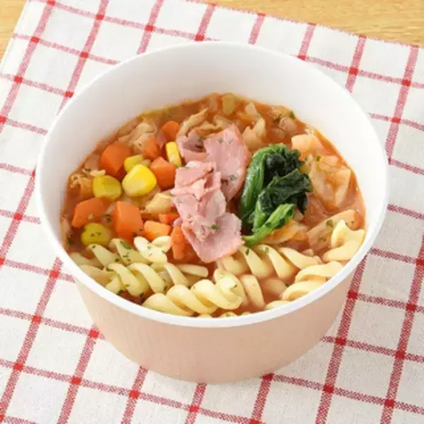 「今週新発売のトマト料理まとめ！『チーズに沼るトマト＆ベーコン』、『豆と野菜のジンジャートマトスープ』など♪」の画像