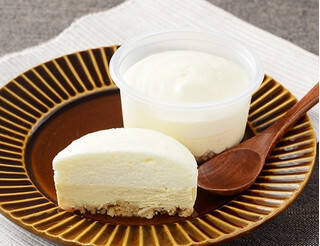 今週新発売の濃厚な食べものまとめ！『レモン香る　レアチーズケーキ』、『ギリシャヨーグルト　パルテノ　マンゴー＆パインソース入』など♪