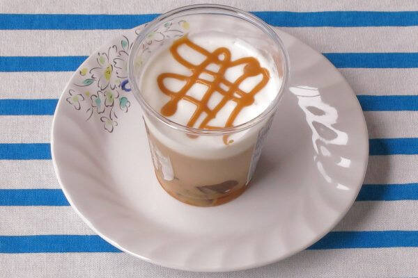 ローソンスイーツ食レポ コクからキレへと甘さ引き立つ まるでキャラメルラテみたいな珈琲ゼリー 22年8月24日 エキサイトニュース