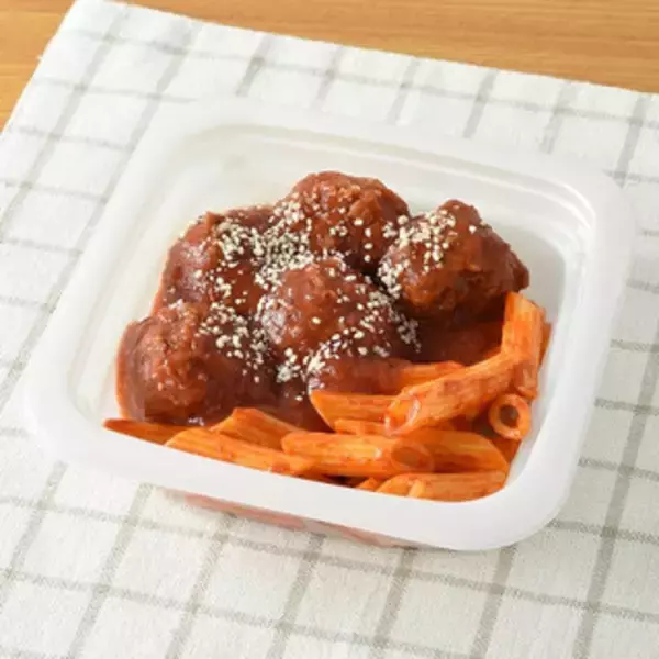 「今週新発売のトマト料理まとめ！『１／２日分の野菜　トマトソースグラタン』、『トマトとレタスのイタリアンサラダ』など♪」の画像