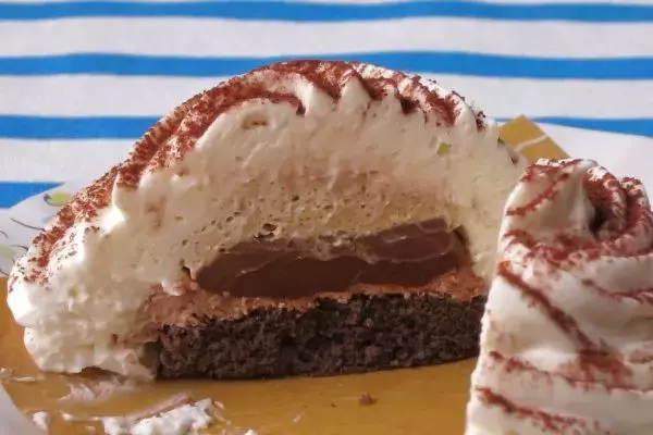 「＼ローソンスイーツを食レポ♪／白い山にも春の訪れ！　猿田彦珈琲謹製「ティラミスモンブランケーキ」」の画像