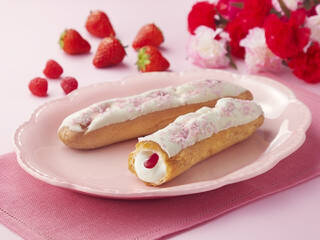 今週新発売のベリーまとめ！『ＮＬ　もち麦のダブルベリーベーグル　チーズクリーム』、『オモチストロベリーミルク』など♪