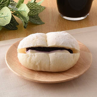 今週新発売のベリーまとめ！『ＮＬ　もち麦のダブルベリーベーグル　チーズクリーム』、『オモチストロベリーミルク』など♪