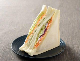 今週新発売のキャベツまとめ！『広島お好み焼き　肉玉そば』、『カニカマとキャベツのからしマヨサラダ』など♪