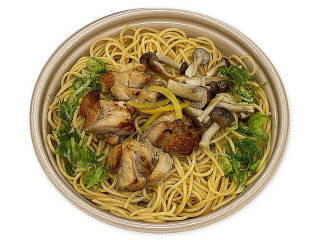 今週新発売のコンビニパスタまとめ！『生パスタ　八戸産いかとたらこクリーム』、『魚介のピリ辛トマトスープパスタ』など♪