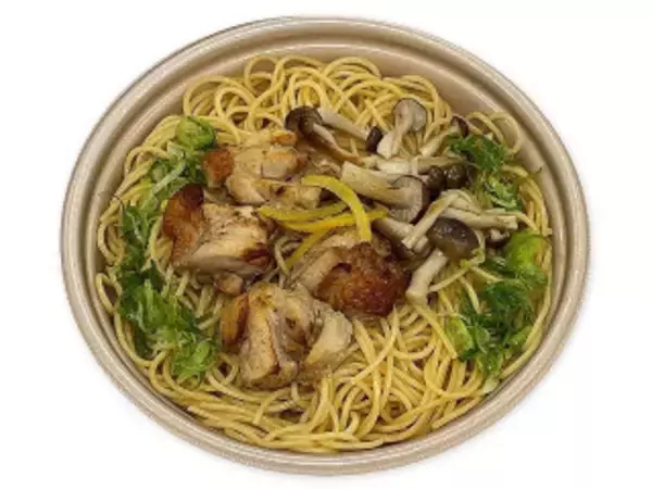 「今週新発売のコンビニパスタまとめ！『生パスタ　八戸産いかとたらこクリーム』、『魚介のピリ辛トマトスープパスタ』など♪」の画像