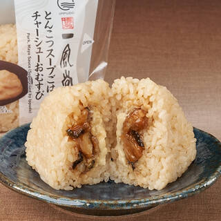 今週新発売のファミマおにぎりまとめ!『スーパー大麦 枝豆チーズ』、『しめさば寿司』など♪