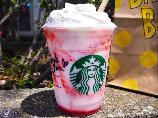 「【スタバ新作】人気の「ストロベリーフラペチーノ®」が今年も登場！今回は「チョコレートver. 」も！新作フラペチーノを先取りレポ♪」の画像