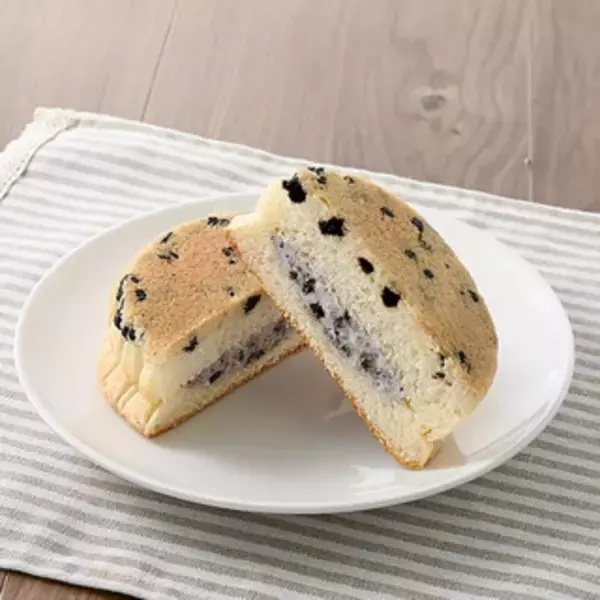 「今週新発売のファミマパンまとめ！『もちっと濃厚ミルクパンケーキ』、『生スコーン６個入　カフェラテ』など♪」の画像