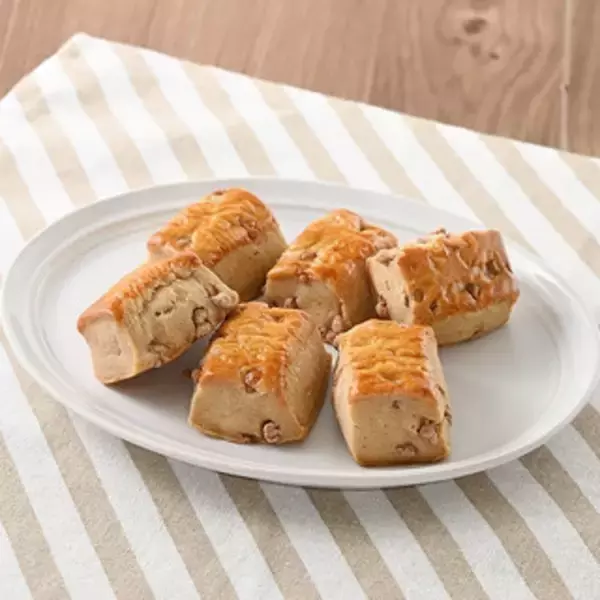 「今週新発売のファミマパンまとめ！『もちっと濃厚ミルクパンケーキ』、『生スコーン６個入　カフェラテ』など♪」の画像