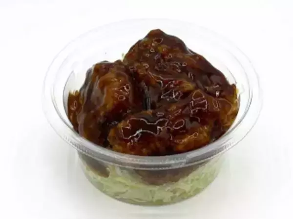 「今週新発売のキャベツまとめ！『タルタルソースで食べる海老とブロッコリーのサラダ』、『甘辛ソースで炒めた　そばめしおむすび』など♪」の画像