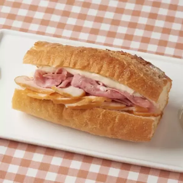 「今週新発売のファミマパンまとめ！『よもぎ蒸しぱん』、『トルティーヤ　ハムチーズとフライドチキン』など♪」の画像