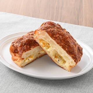 今週新発売のファミマパンまとめ！『ふんわりブールパン　コーヒー』、『ハムたまランチＢＯＸ』など♪