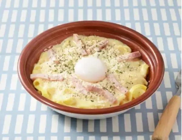 「今週新発売のパスタまとめ！『海老の旨味が詰まったトマトクリームパスタ』、『鮭とほうれん草のクリームグラタン』など♪」の画像