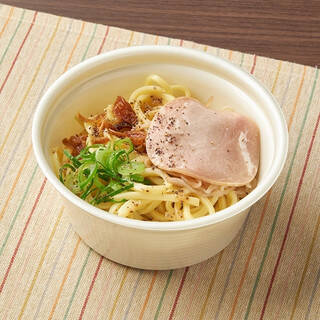 今週新発売のファミマ麺