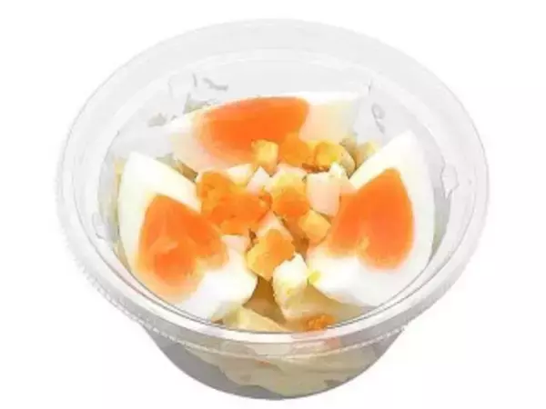 「今週新発売のたまご味まとめ！『ゴロっと食感のたまごロール』、『フライドチキンとたまごのサンド』など♪」の画像