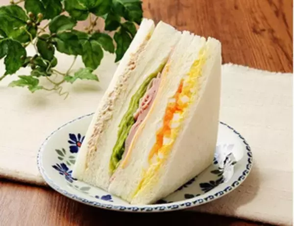 「今週新発売の卵料理まとめ！『濃厚卵のレトロプリン』、『クロワッサンサンド玉子＆パストラミ』など♪」の画像